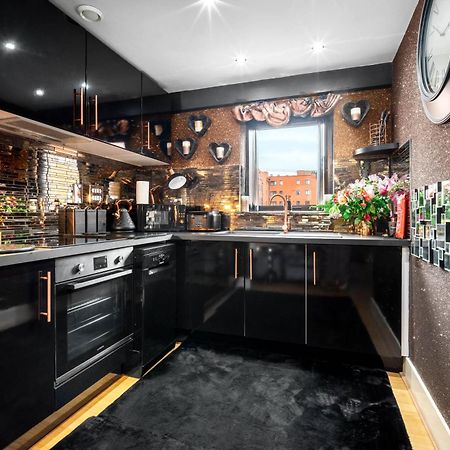 Luxury 1 Bed Flat With Parking 11K - Top Rated - Netflix - Wifi - 70 Inch Smart Tv - Birmingham City Centre - Tv In Bedroom - Top Rated 外观 照片