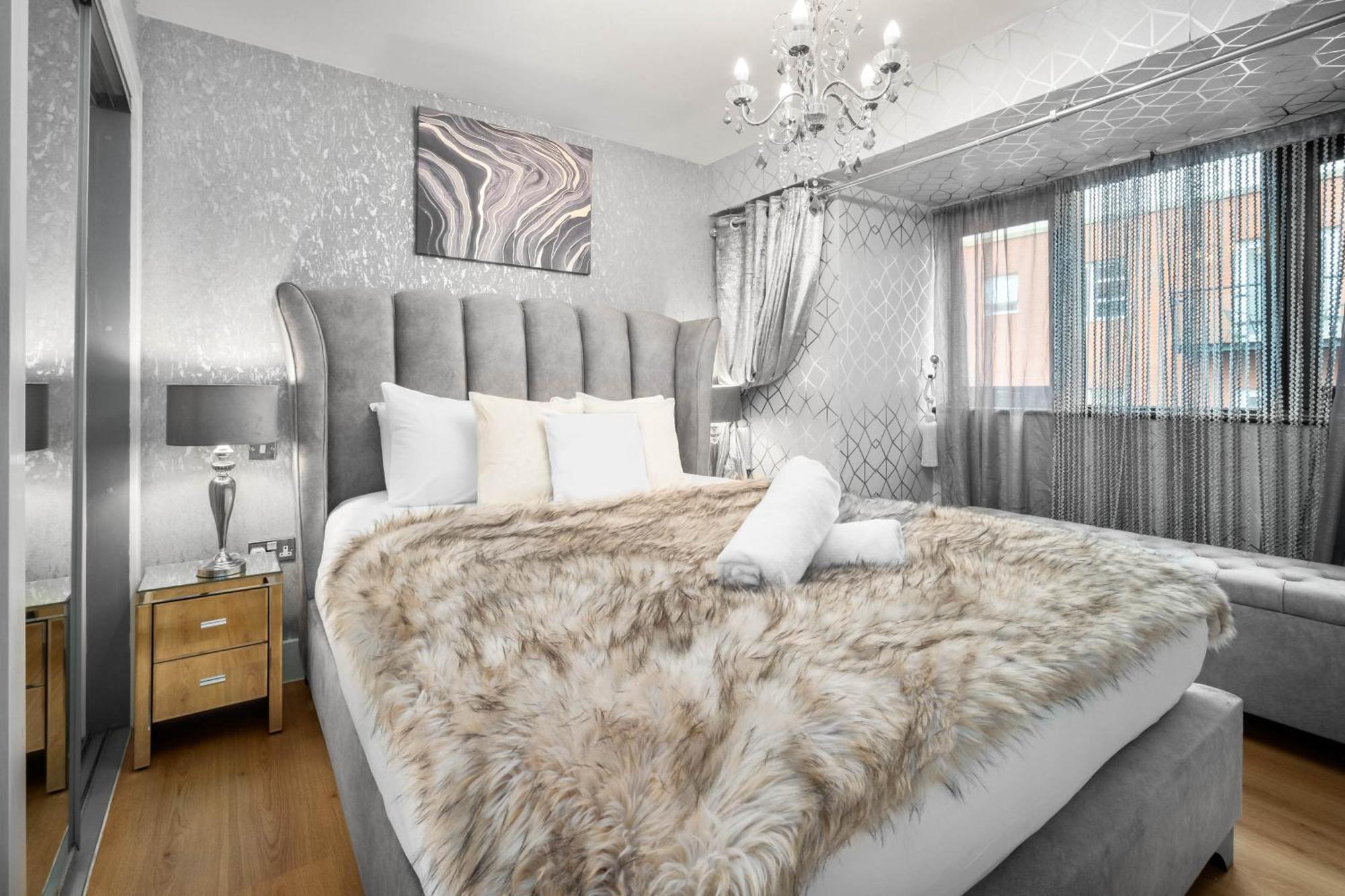 Luxury 1 Bed Flat With Parking 11K - Top Rated - Netflix - Wifi - 70 Inch Smart Tv - Birmingham City Centre - Tv In Bedroom - Top Rated 外观 照片