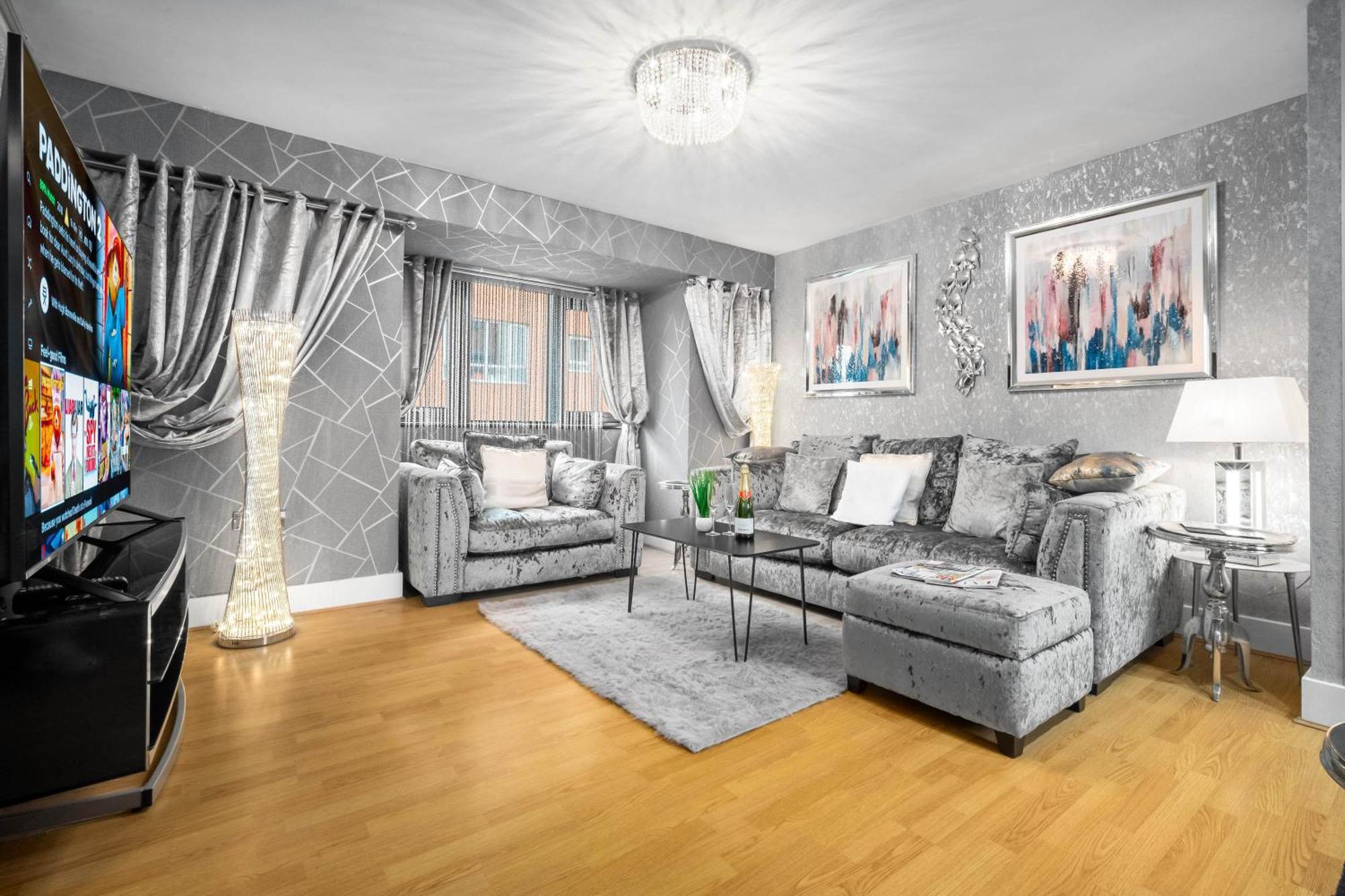 Luxury 1 Bed Flat With Parking 11K - Top Rated - Netflix - Wifi - 70 Inch Smart Tv - Birmingham City Centre - Tv In Bedroom - Top Rated 外观 照片