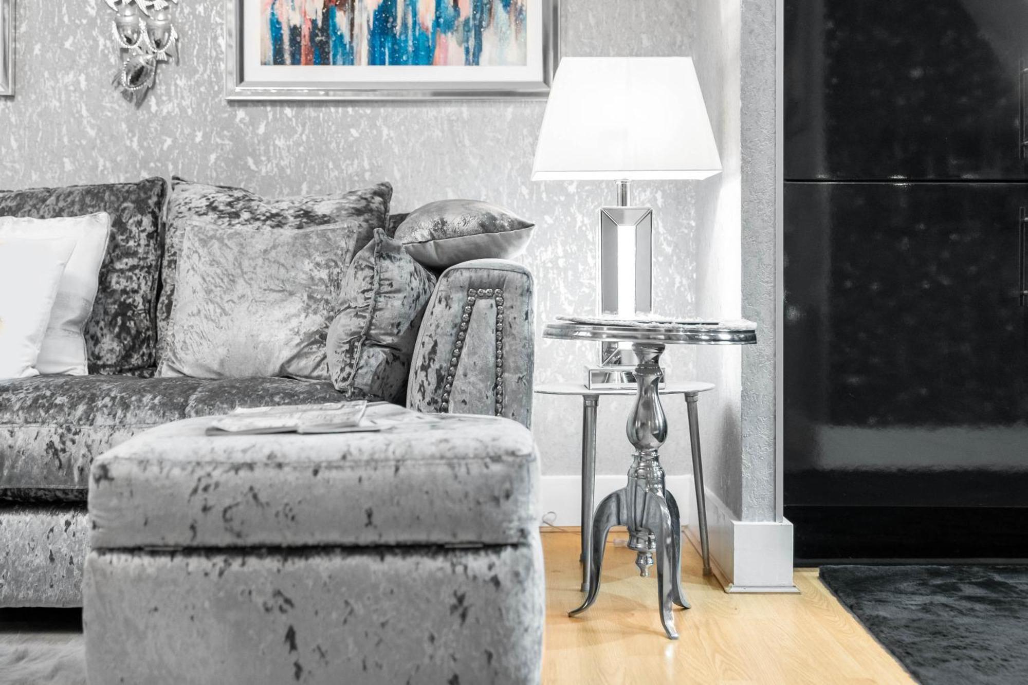 Luxury 1 Bed Flat With Parking 11K - Top Rated - Netflix - Wifi - 70 Inch Smart Tv - Birmingham City Centre - Tv In Bedroom - Top Rated 外观 照片